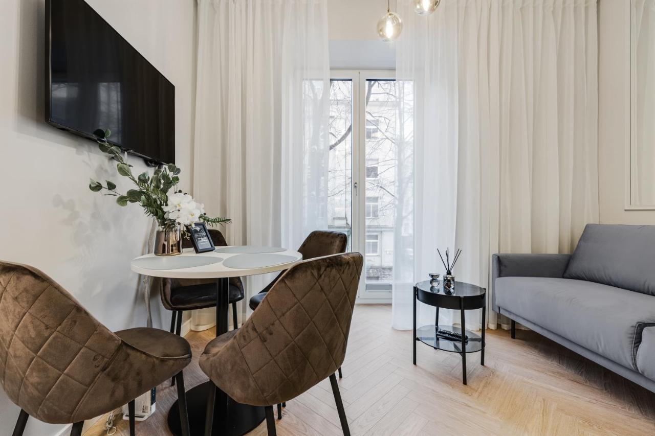 Apartamento Bob W Ambassador Tallin Exterior foto