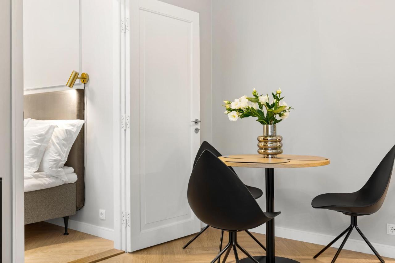 Apartamento Bob W Ambassador Tallin Exterior foto