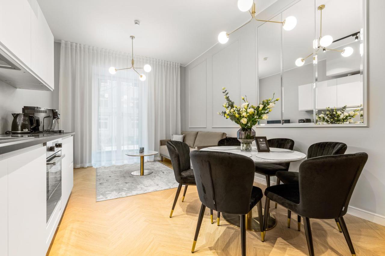 Apartamento Bob W Ambassador Tallin Exterior foto