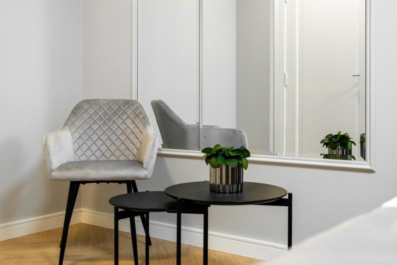 Apartamento Bob W Ambassador Tallin Exterior foto