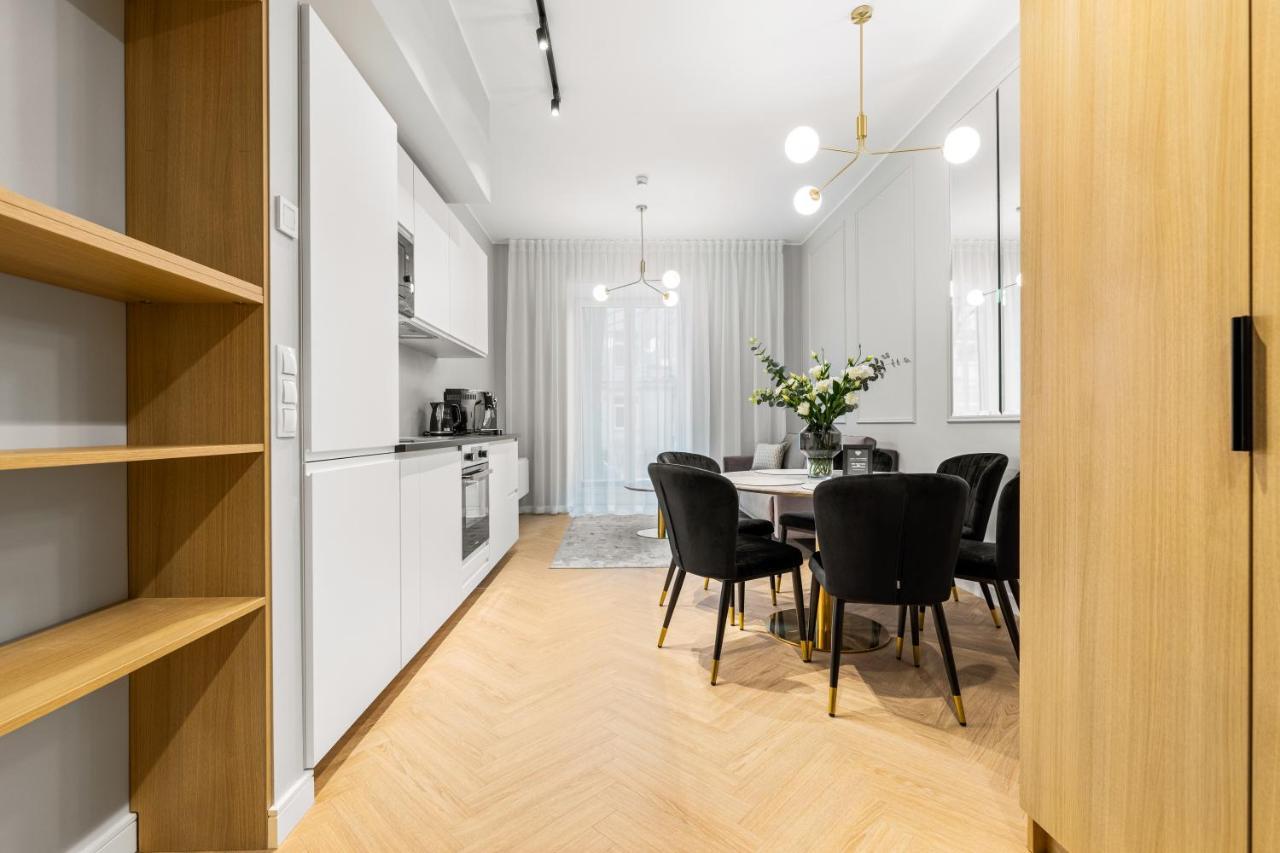 Apartamento Bob W Ambassador Tallin Exterior foto